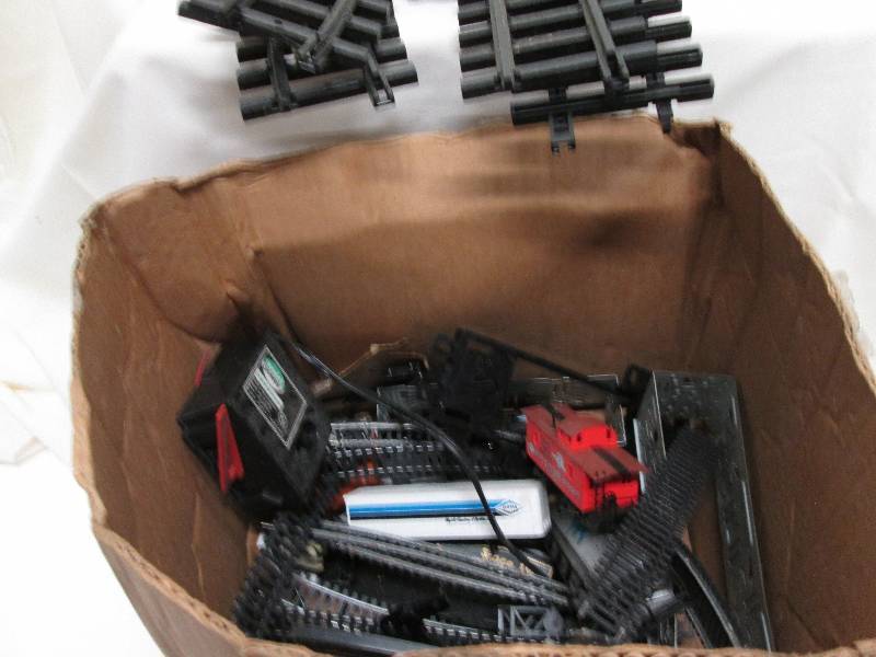 Model trains with track and transfo...