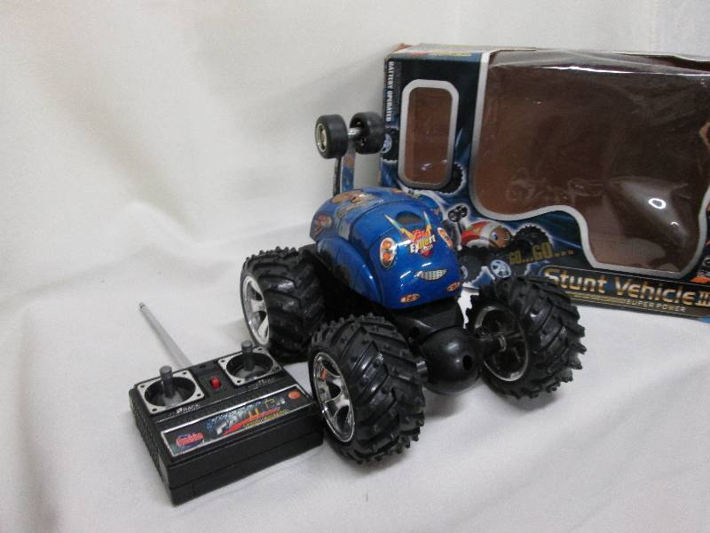 Radio Controlled Stunt Vehicle III...