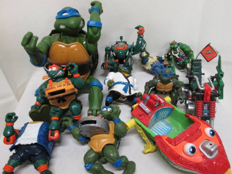 Lot of 10 Teenage Mutant Turtles...
