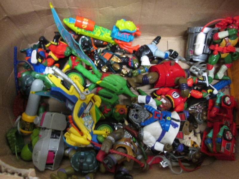 Large lot of toy figures including ...