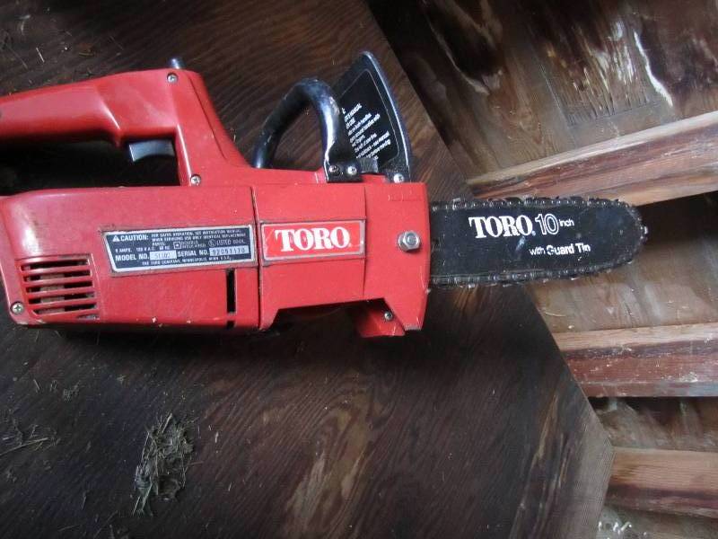 Toro 10 mini electric chain saw...