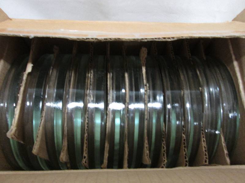 lot 310 image: Lot of 12 clear glass candle holder...