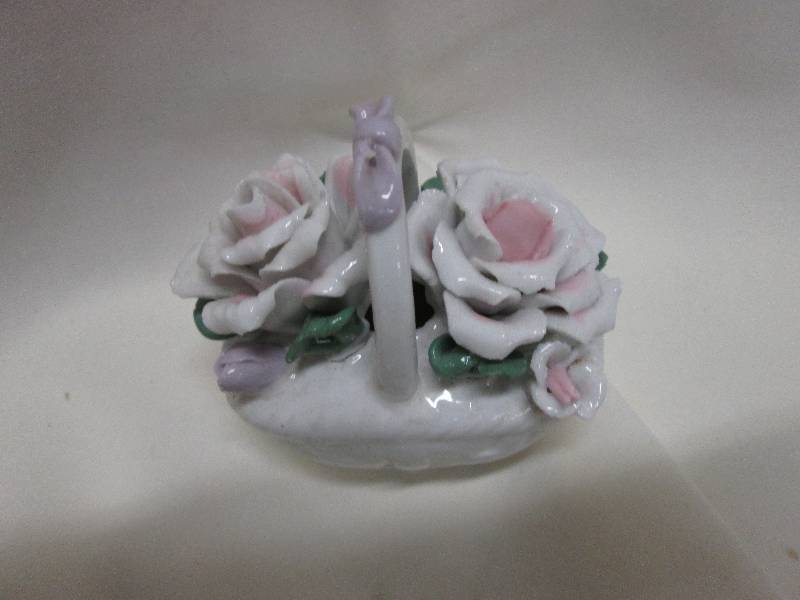 lot 314 image: Lot of 15 3x 3 12 inch Ceramic ros...
