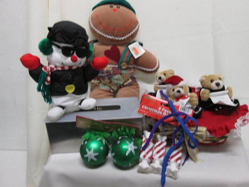 lot 316 image: Metal tissue box, Stuffed Gingerbre...
