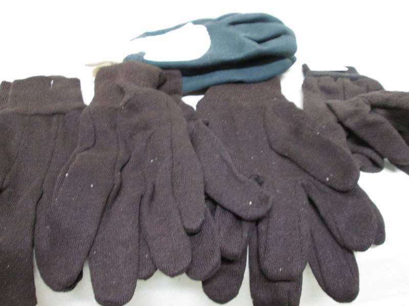 lot 371 image: 4 pr brown work gloves, 1 pr rubber...