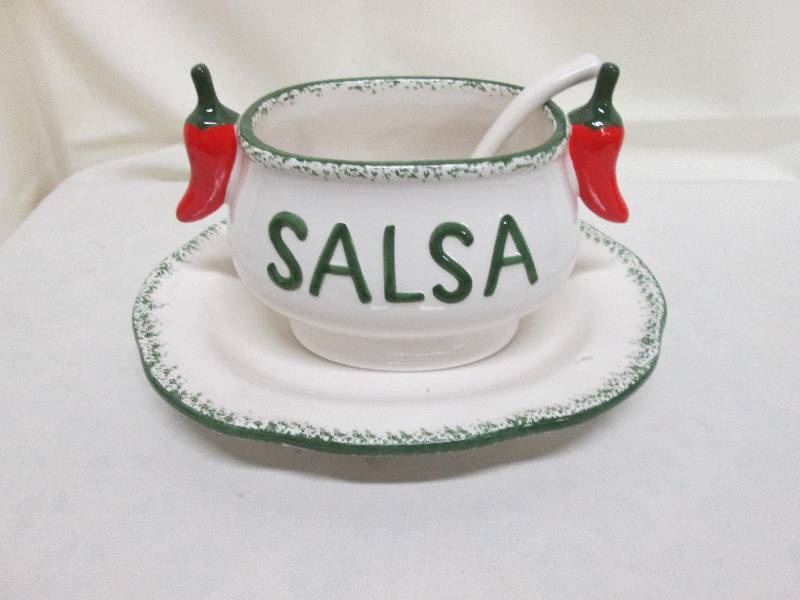 lot 23 image: Cute Green Trimmed Salsa serving se...
