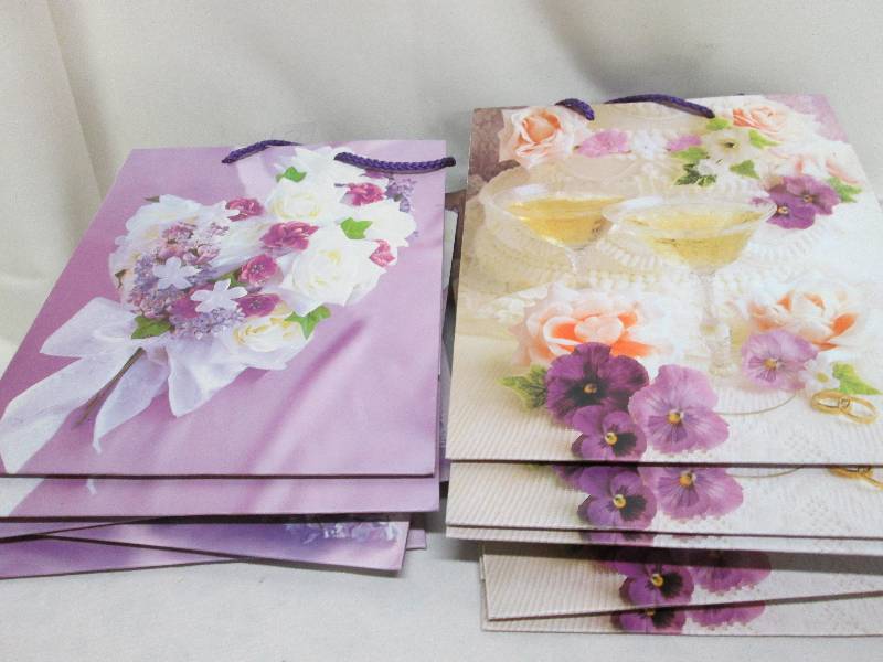lot 31 image: Lot of 17 Wedding gift bags 9x7 12...