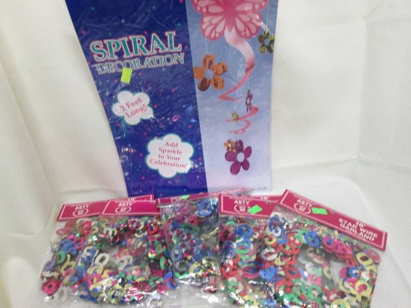 lot 34 image: 5 pk 18 foot 30th birthday garland...