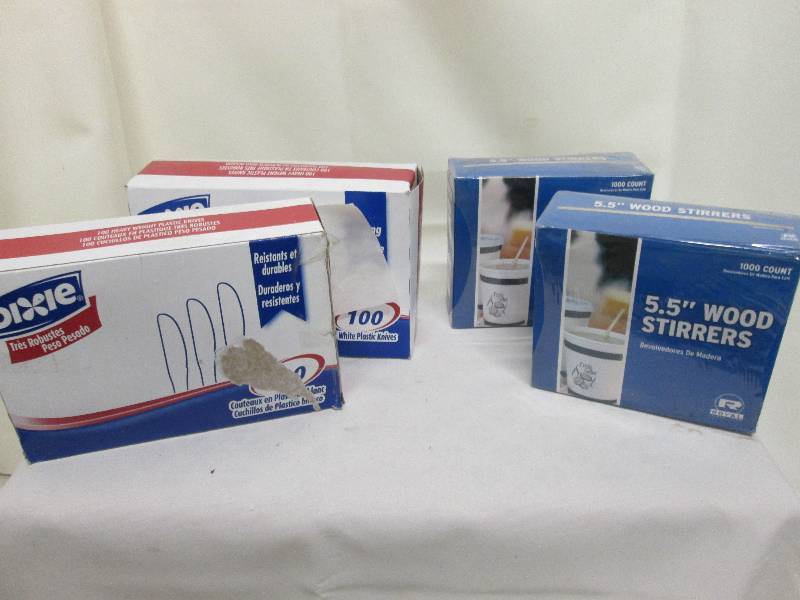 lot 38 image: 2 boxes Dixie plastic knives 100pk...