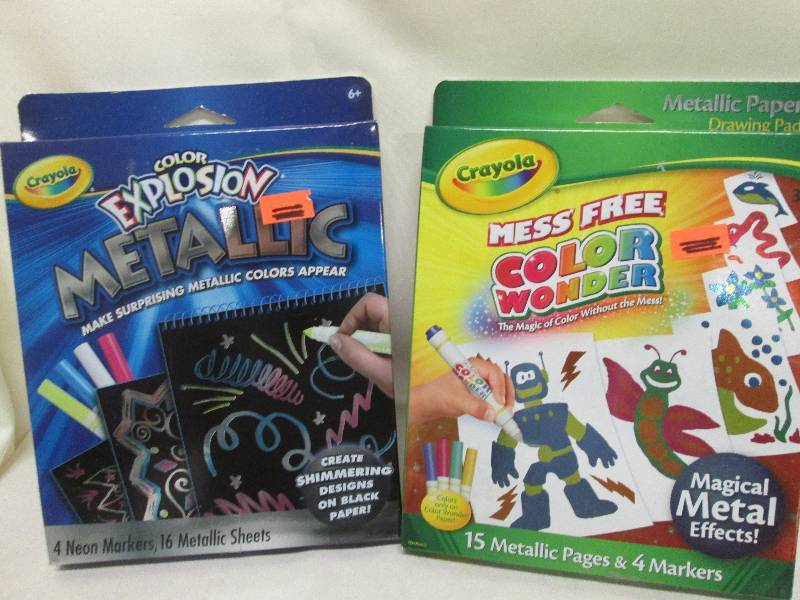 lot 50 image: 2 pk of Crayola metallic art set wi...