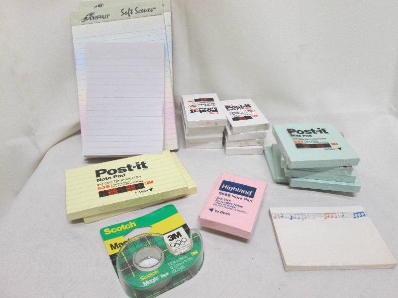 lot 60 image: Assorted note pads and Post Its, Ma...