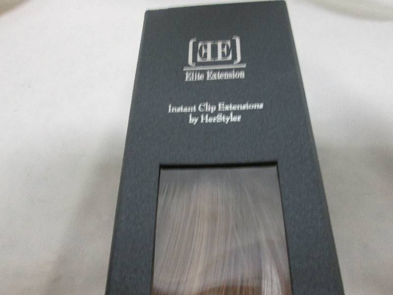 lot 61 image: Instant Clip Hair Extension 15 inch...
