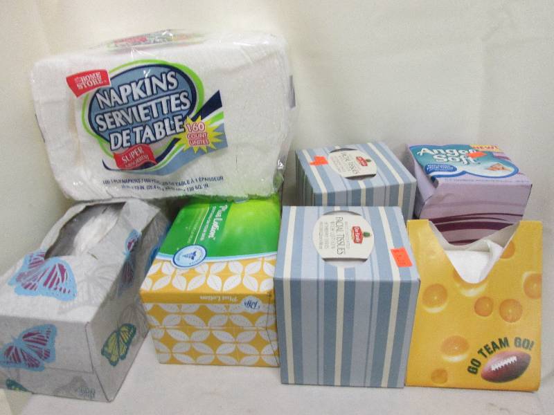 lot 74 image: Lot of 6 boxes assorted facial tiss...
