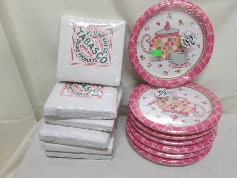 lot 87 image: 7 pkg of Tabasco beverage napkins,...