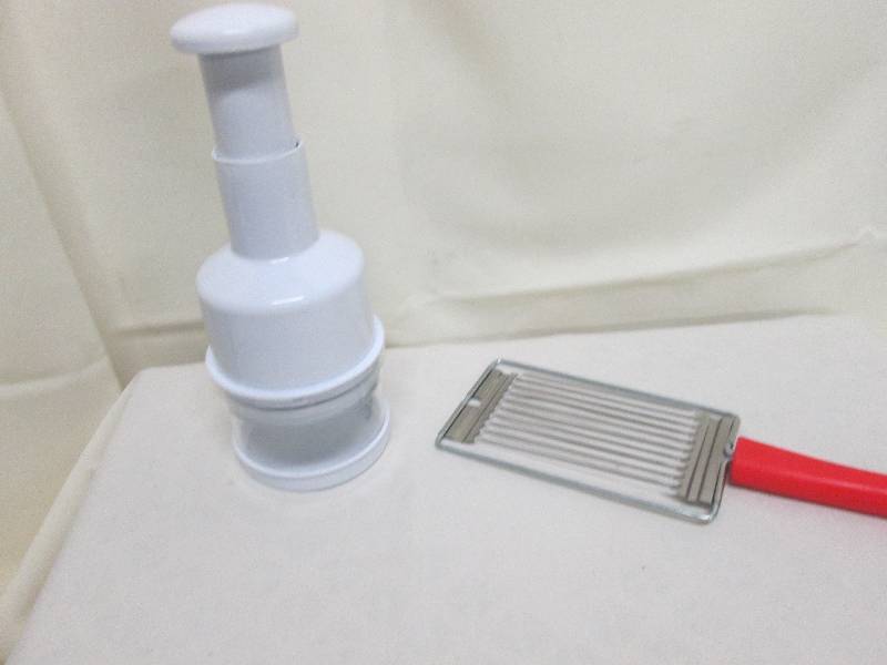 lot 93 image: Kitchen chopper & hand slicer...