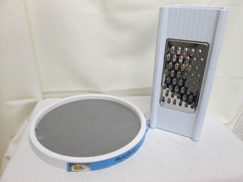 lot 117 image: 9 34 lazy susan, white kitchen gr...