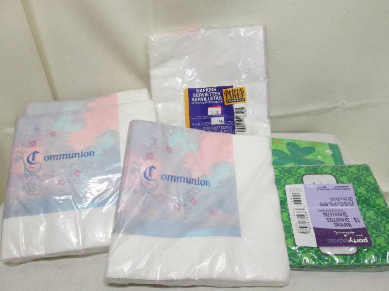 lot 121 image: 5 pk of 16 Communion dinner napkins...