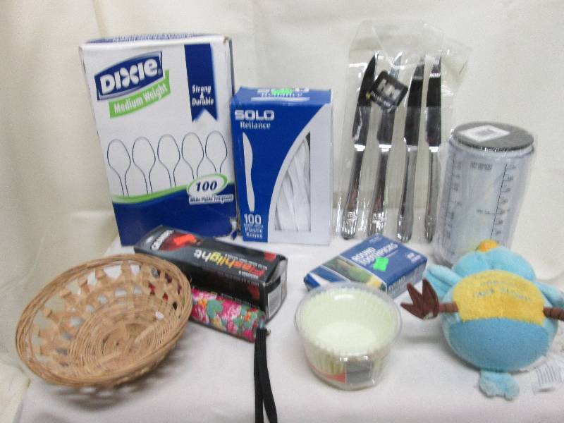 lot 122 image: 100 pk of plastic spoons, 100 pk of...