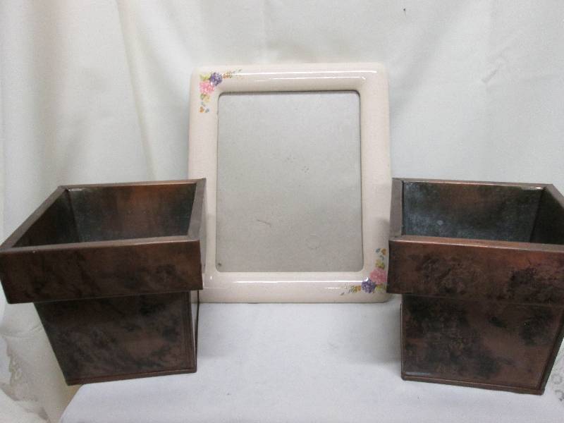 lot 124 image: Large Ceramic frame with stand, 2 b...