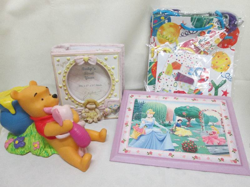 lot 174 image: Winnie the Pooh bank, birthday gift...