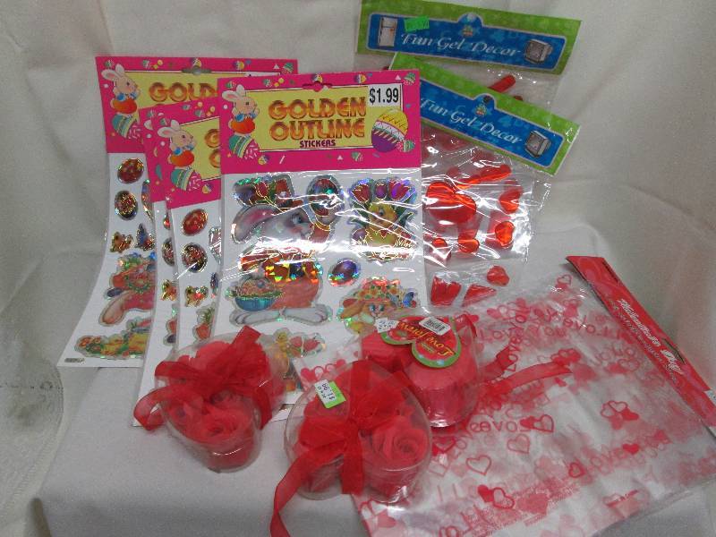 lot 200 image: 3 pk heart shaped rose sachets, 3 p...