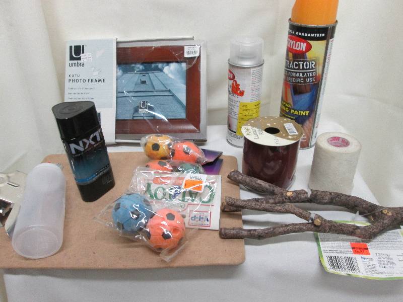 lot 207 image: 4x6 photo frame, Krylon paint, 3 pk...