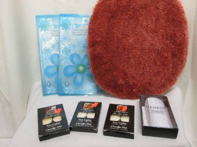 lot 267 image: 2 flower photo albums, toilet seat ...