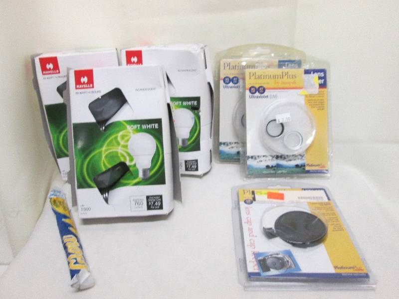lot 274 image: 3 pks of 4 soft white 60W bulbs, 2 ...