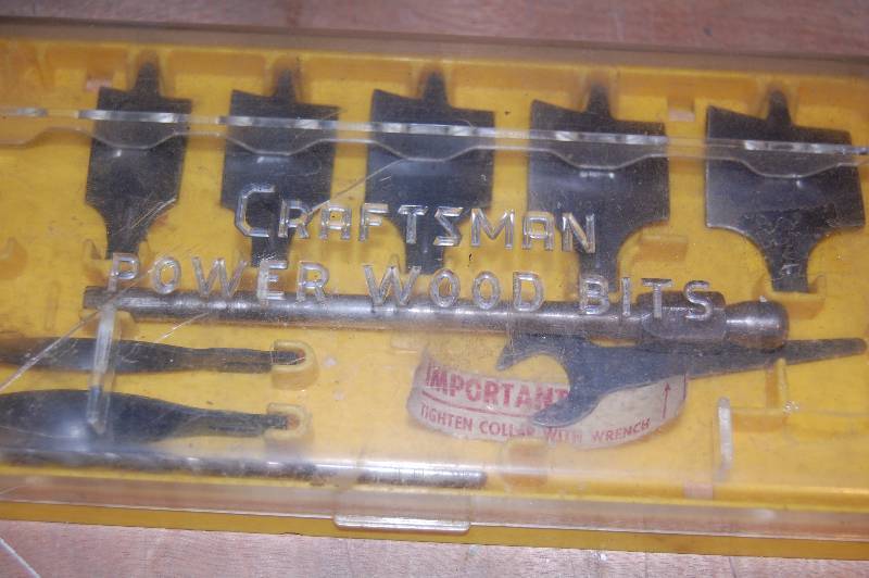 lot 12 image: Assorted Tools