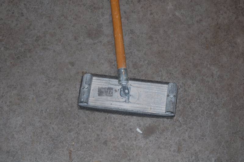 lot 18 image: Sheet Rock Sander