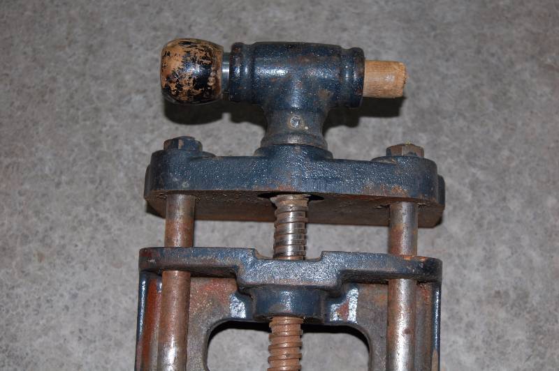 lot 21 image: Woodworking Vise