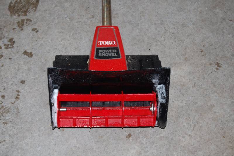 lot 42 image: Electric Snow Shovel