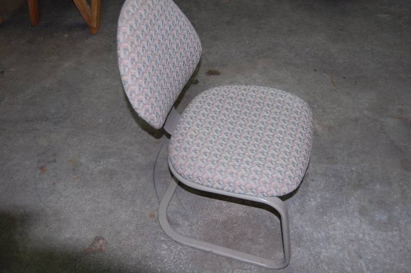 lot 51 image: Chair