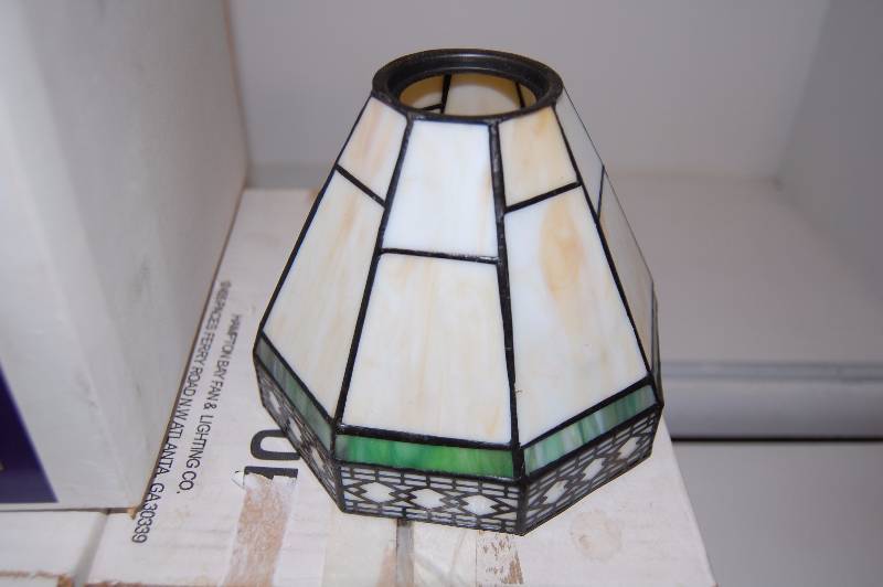 lot 60 image: Light Fixtures