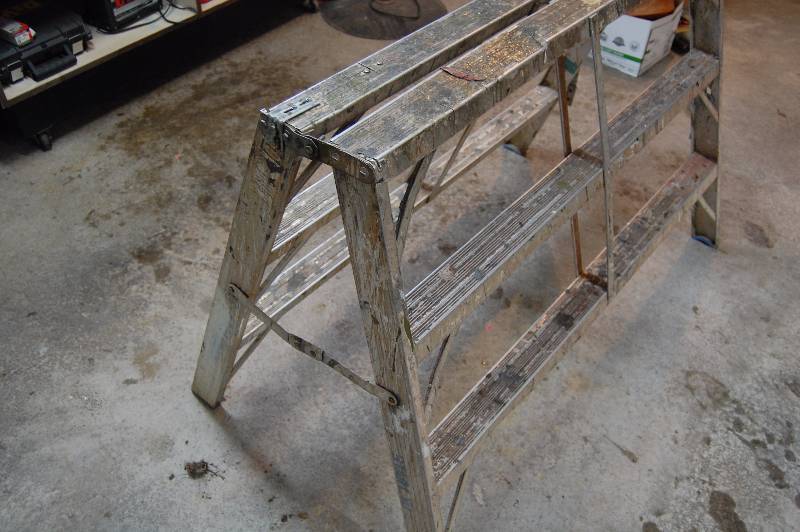 lot 98 image: Wide Step Ladder