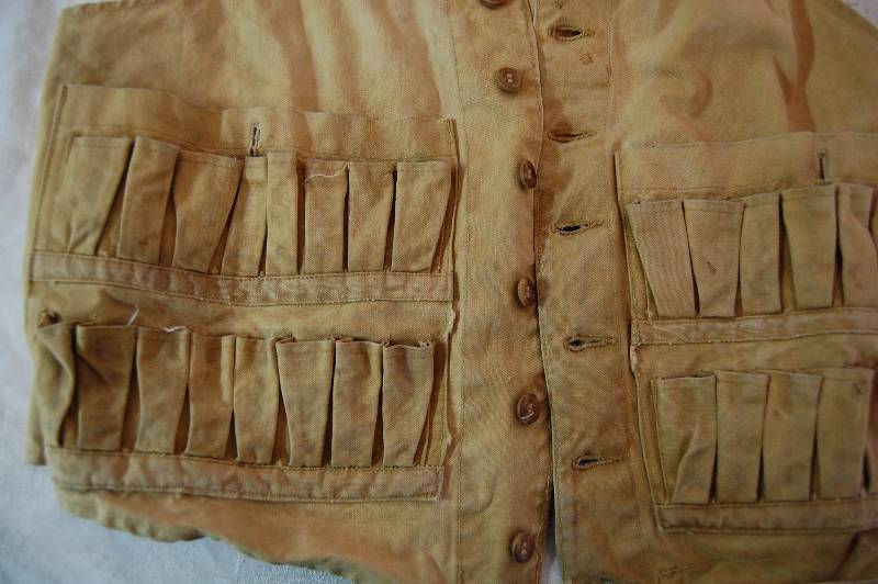 lot 114 image: Hunting Vest