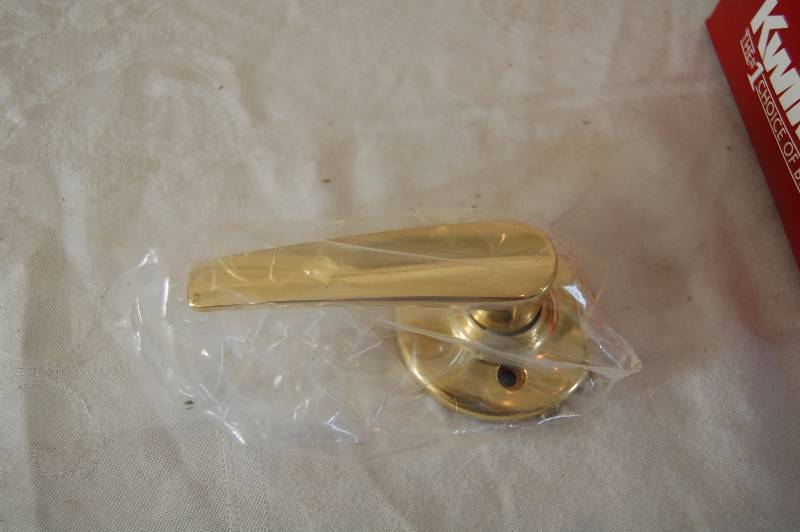 lot 136 image: Door Knobs