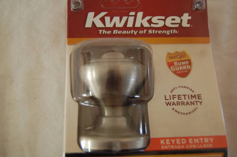 lot 142 image: Door Knob Set