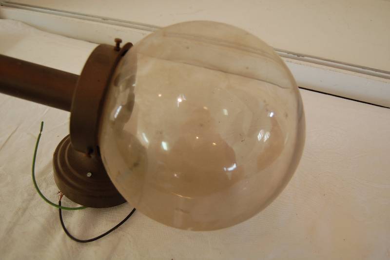 lot 184 image: Light Fixture
