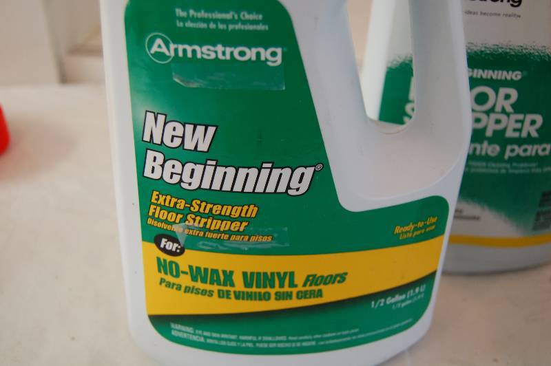 lot 214 image: Assorted Cleaners and Chemicals