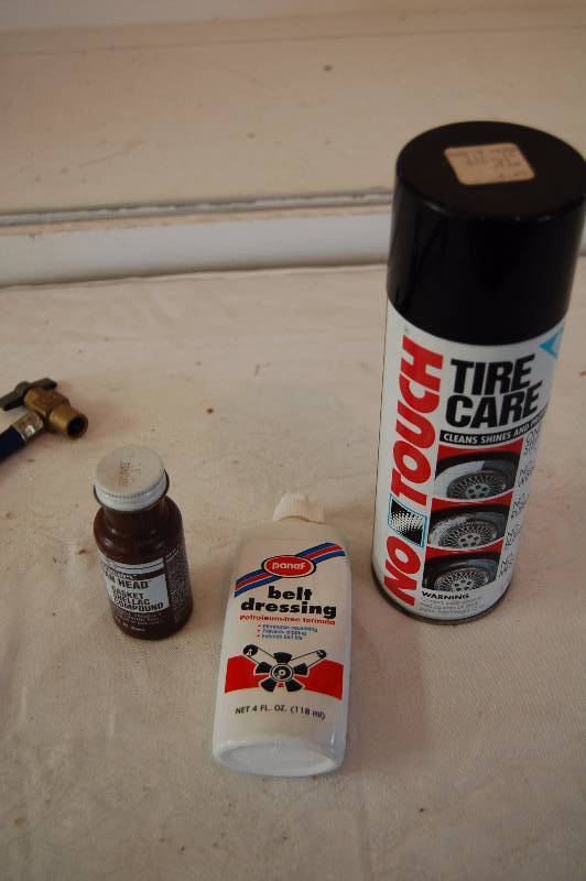 lot 219 image: Assorted Auto Care