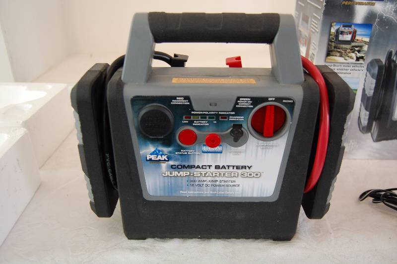 lot 264 image: Portable Jumpstarter