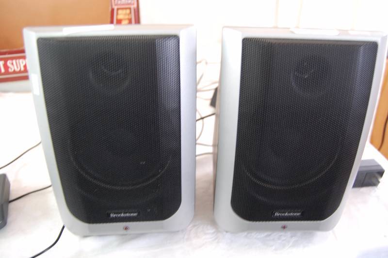 lot 269 image: Wireless Speakers
