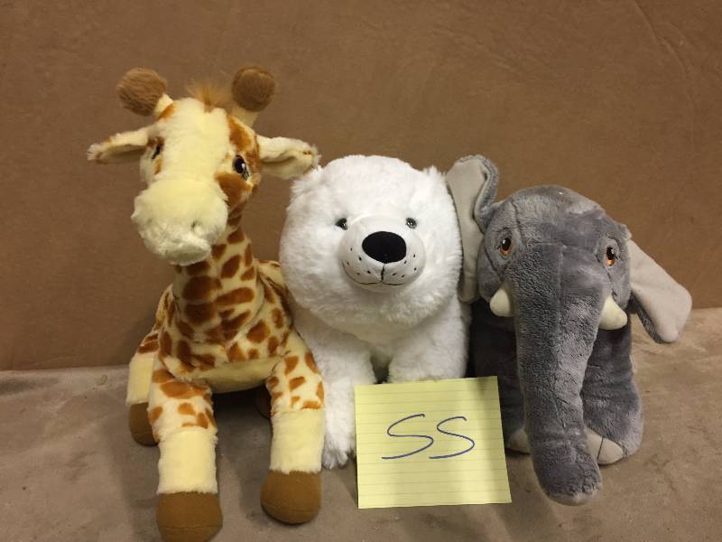lot 55 image: Lot Stuffed Animals