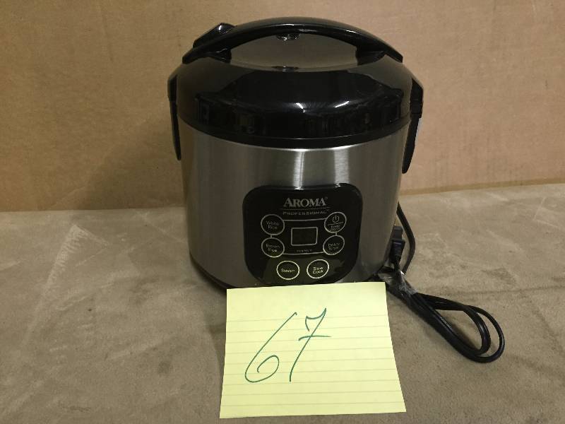 lot 67 image: Aroma Rice Cooker