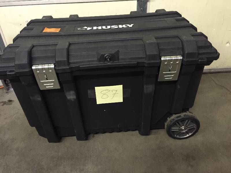 lot 87 image: Husky 50 Gal Mobile storage box