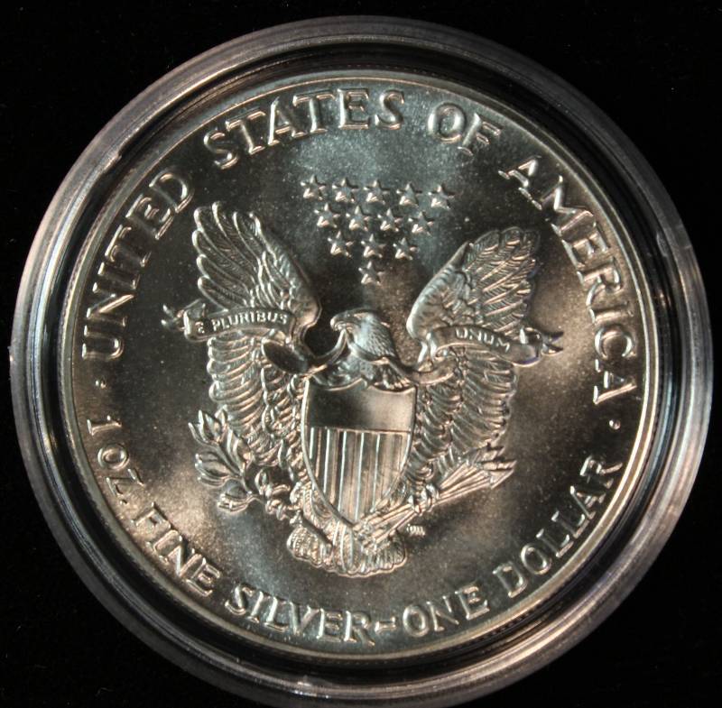 1988 AMERICAN SILVER EAGLE 1 TROY OZ. .999 FINE SILVER DOLLAR IN AIRTITE CAPSULE