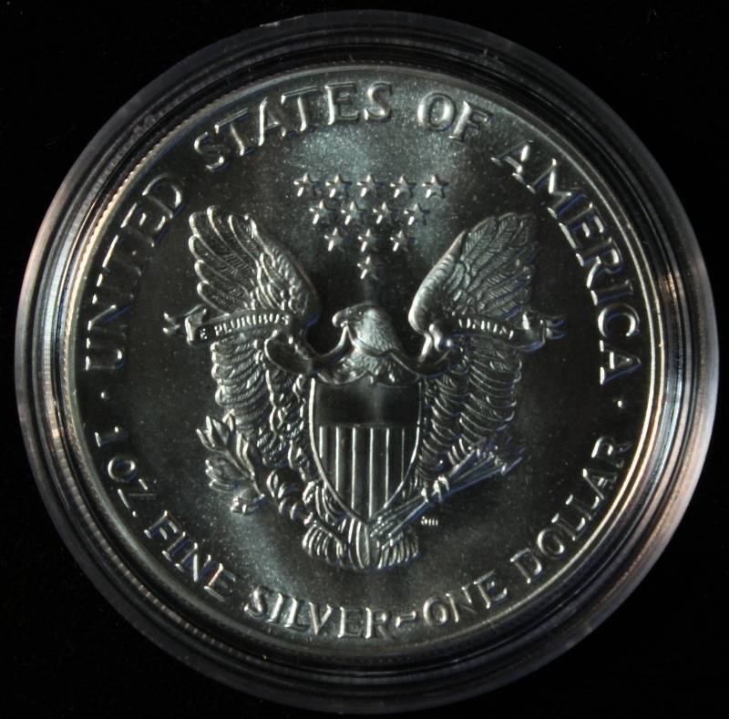 1988 AMERICAN SILVER EAGLE 1 TROY OZ. .999 FINE SILVER DOLLAR IN AIRTITE CAPSULE