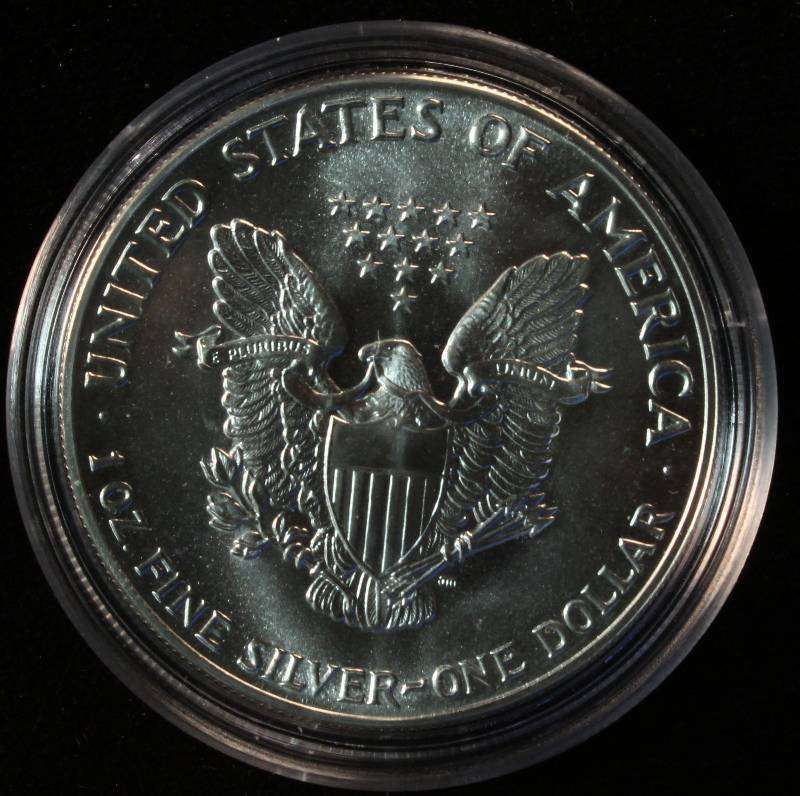 1988 AMERICAN SILVER EAGLE 1 TROY OZ. .999 FINE SILVER DOLLAR IN AIRTITE CAPSULE