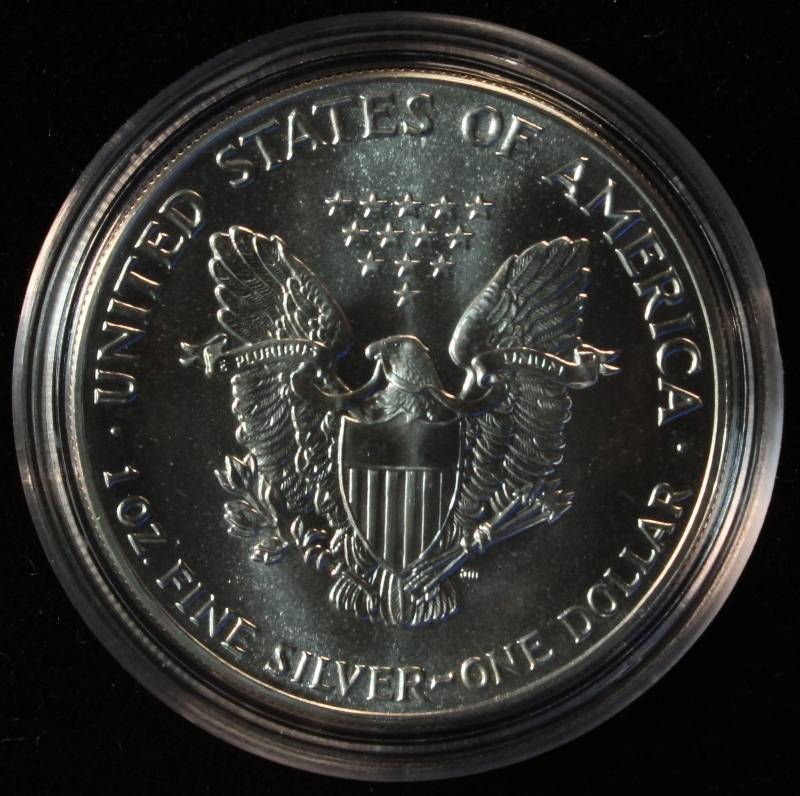 1988 AMERICAN SILVER EAGLE 1 TROY OZ. .999 FINE SILVER DOLLAR IN AIRTITE CAPSULE